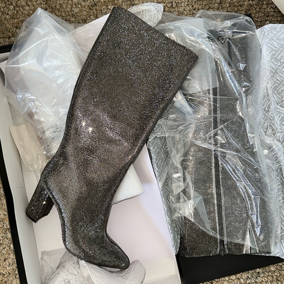 never worn silver rhinestone boots - Picture 2 of 5